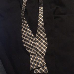 Penguin patterned bow tie 100% silk